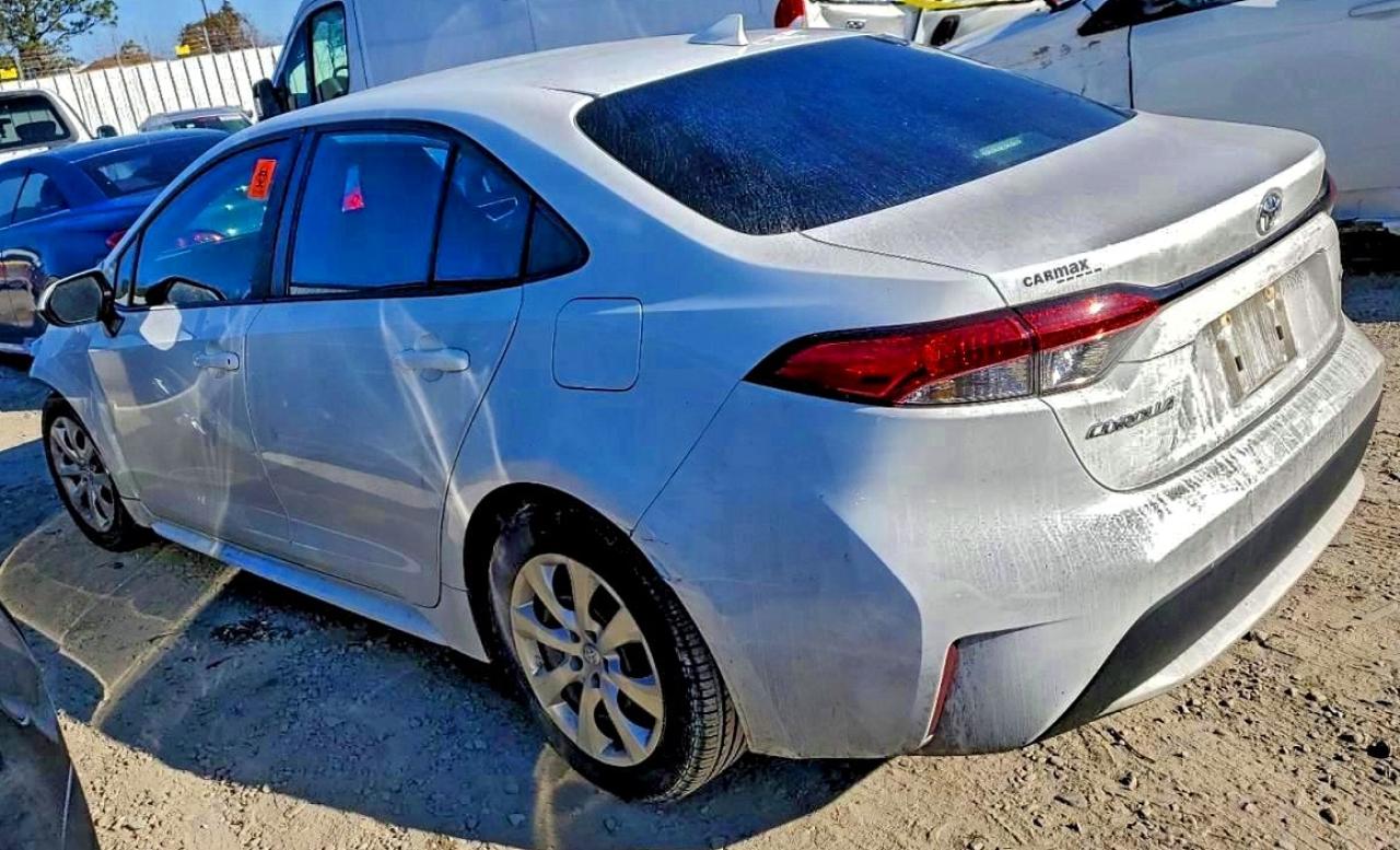 2021 TOYOTA COROLLA LE photo 2