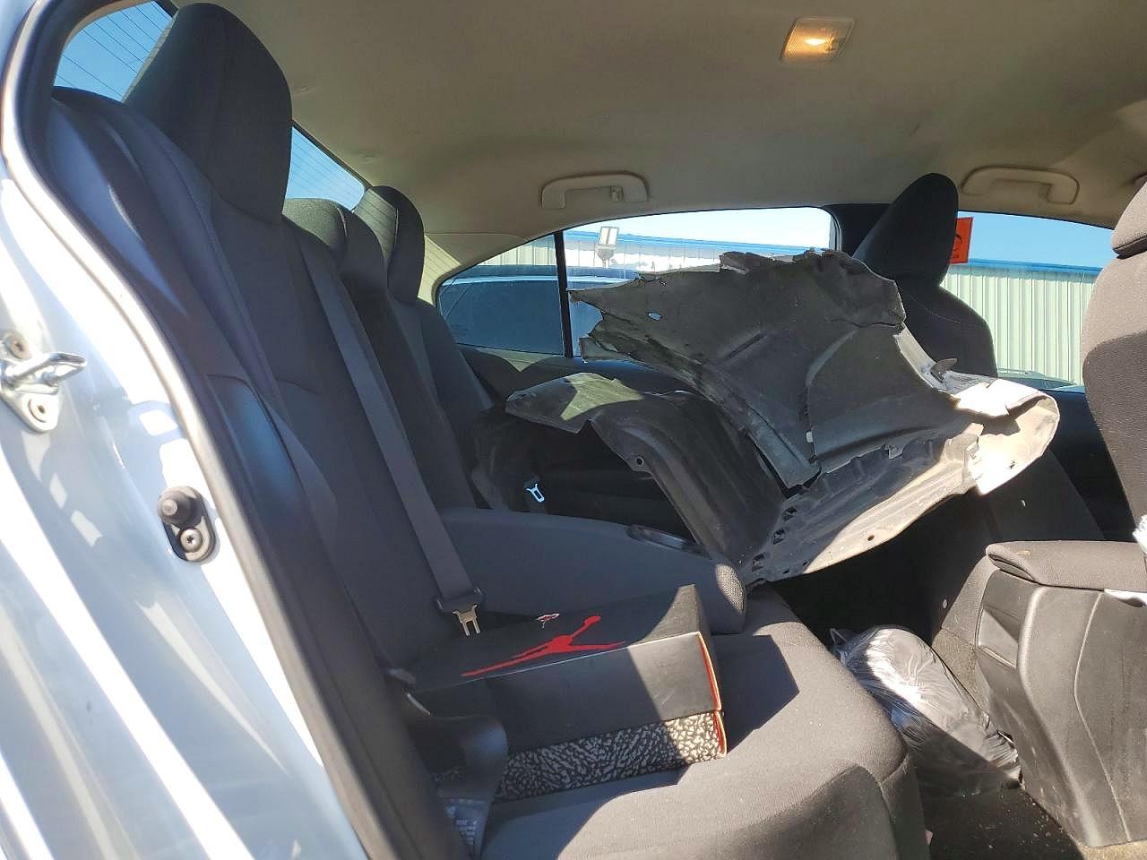 2021 TOYOTA COROLLA LE photo 10