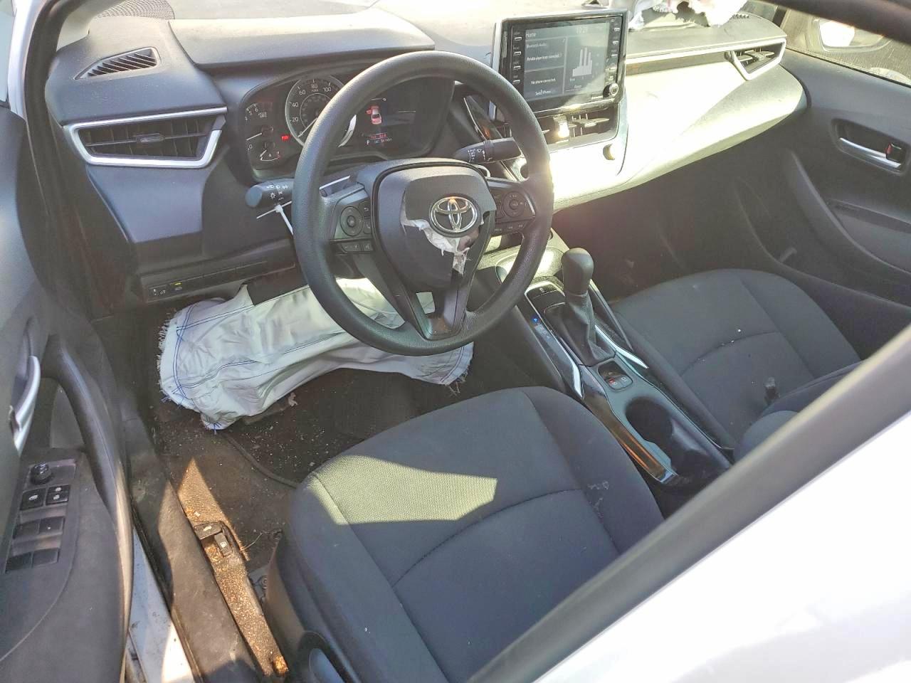 2021 TOYOTA COROLLA LE photo 8