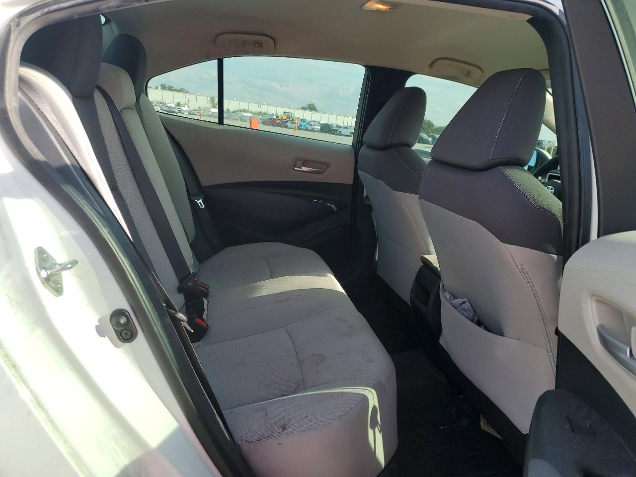 2020 TOYOTA COROLLA LE photo 10