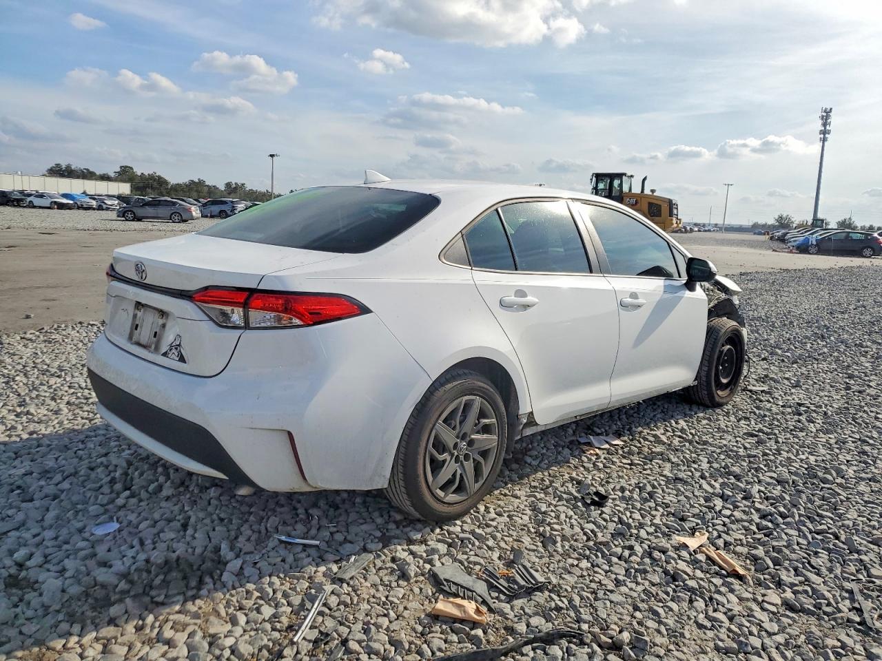 2020 TOYOTA COROLLA LE photo 3