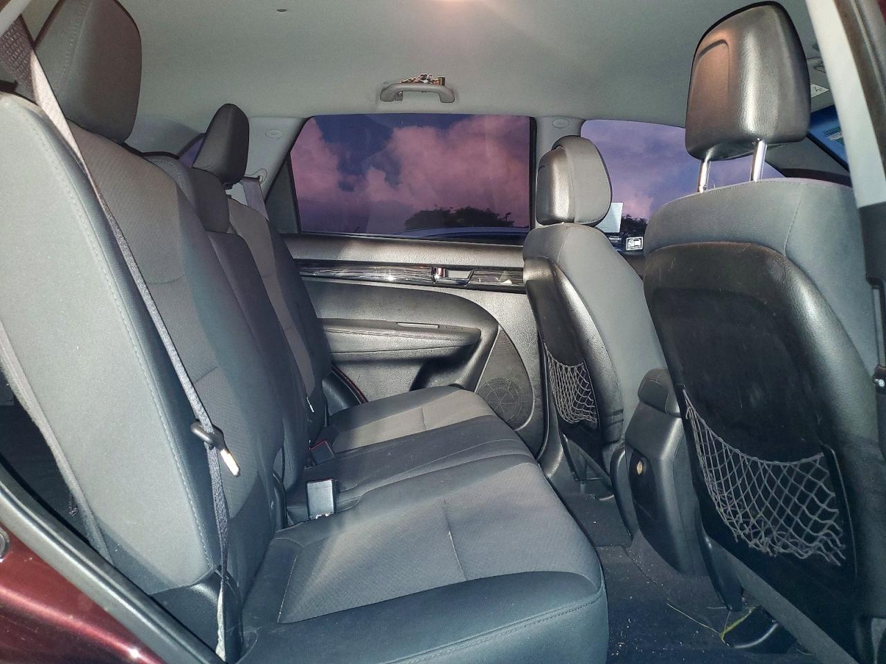 2013 KIA SORENTO LX photo 11