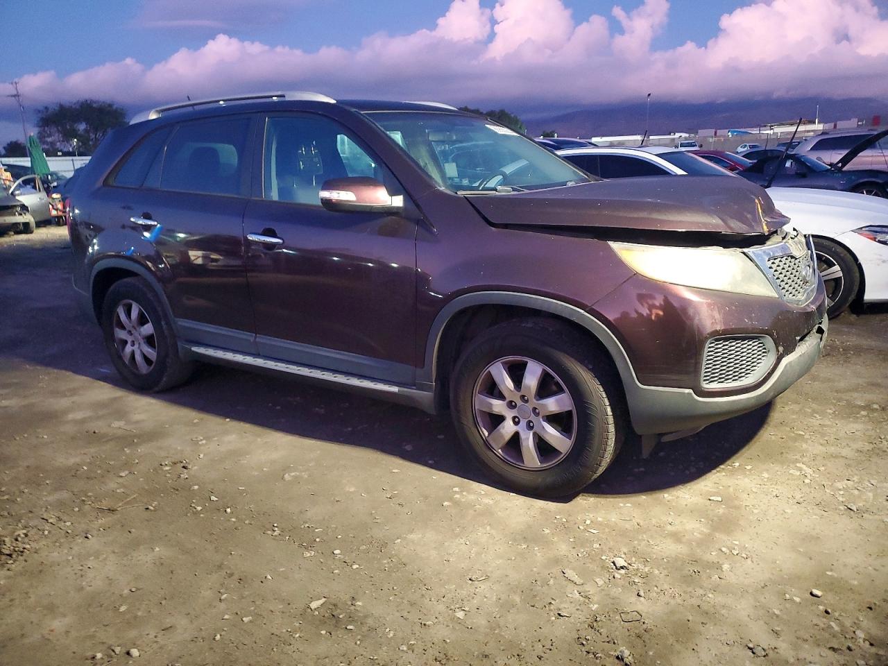 2013 KIA SORENTO LX photo 4