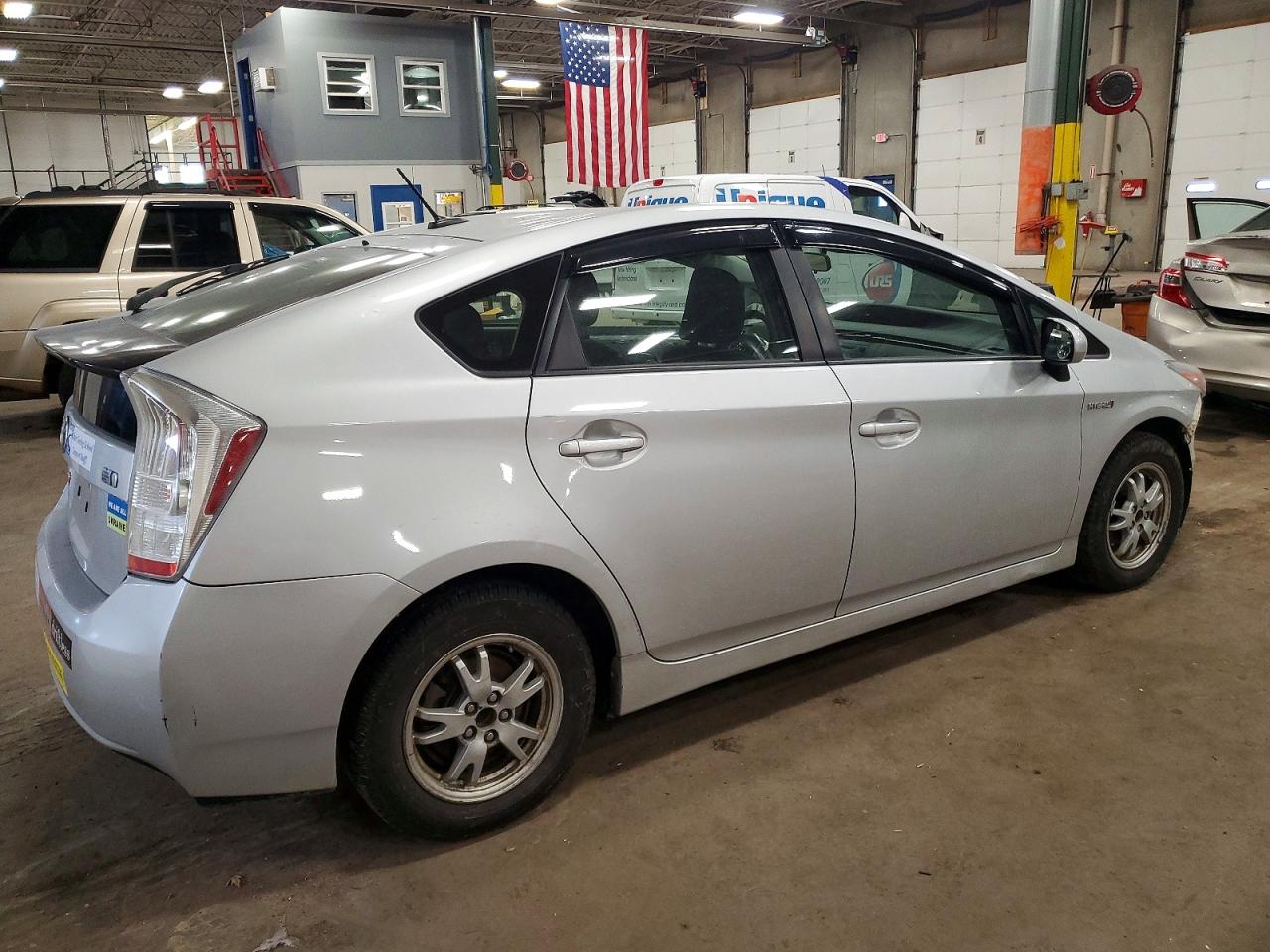 2011 TOYOTA PRIUS photo 3