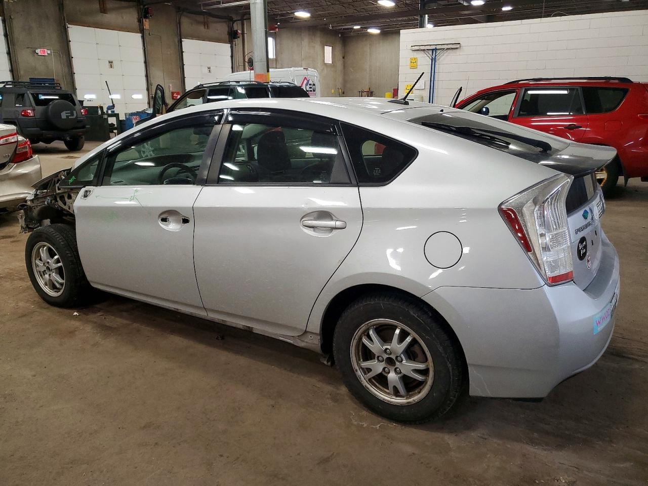 2011 TOYOTA PRIUS photo 2