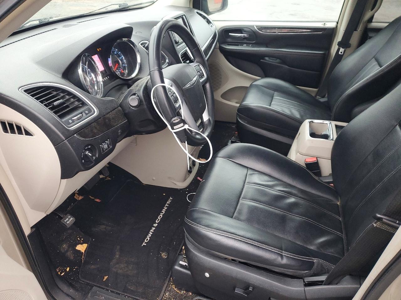 2013 CHRYSLER TOWN & COUNTRY TOURING photo 13