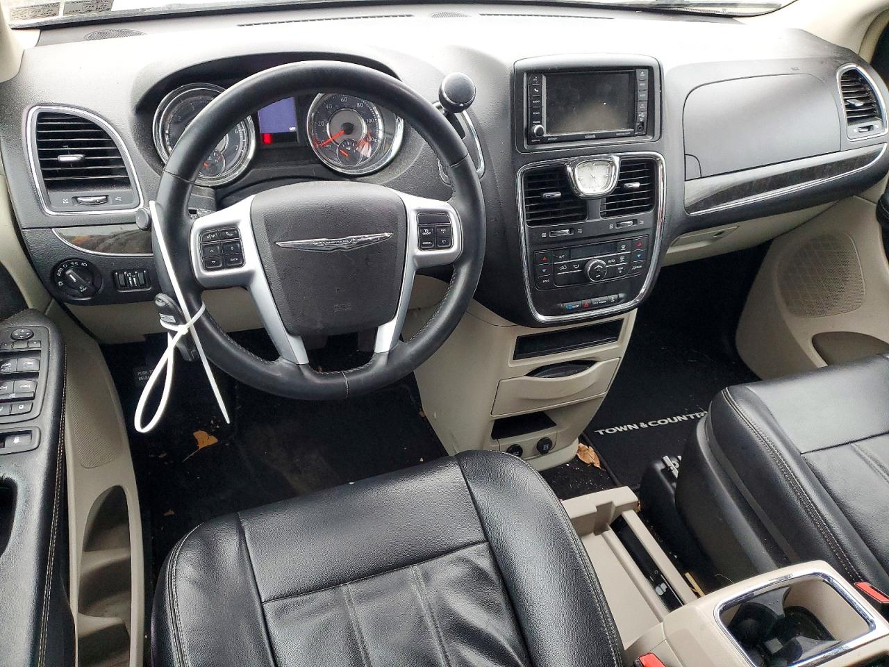2013 CHRYSLER TOWN & COUNTRY TOURING photo 15
