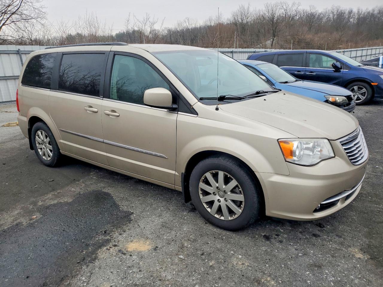 2013 CHRYSLER TOWN & COUNTRY TOURING photo 7