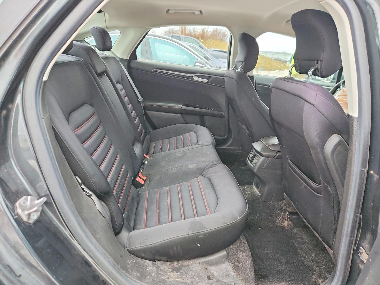 2015 FORD FUSION SE photo 10