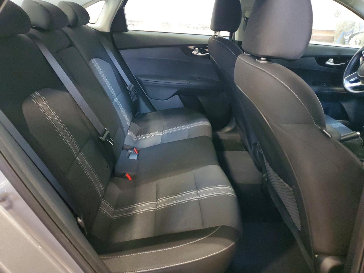 2024 KIA FORTE EX photo 10