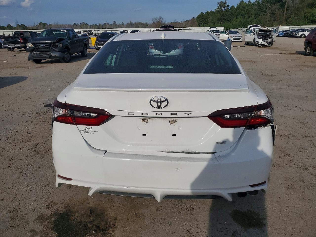2022 TOYOTA CAMRY SE photo 6