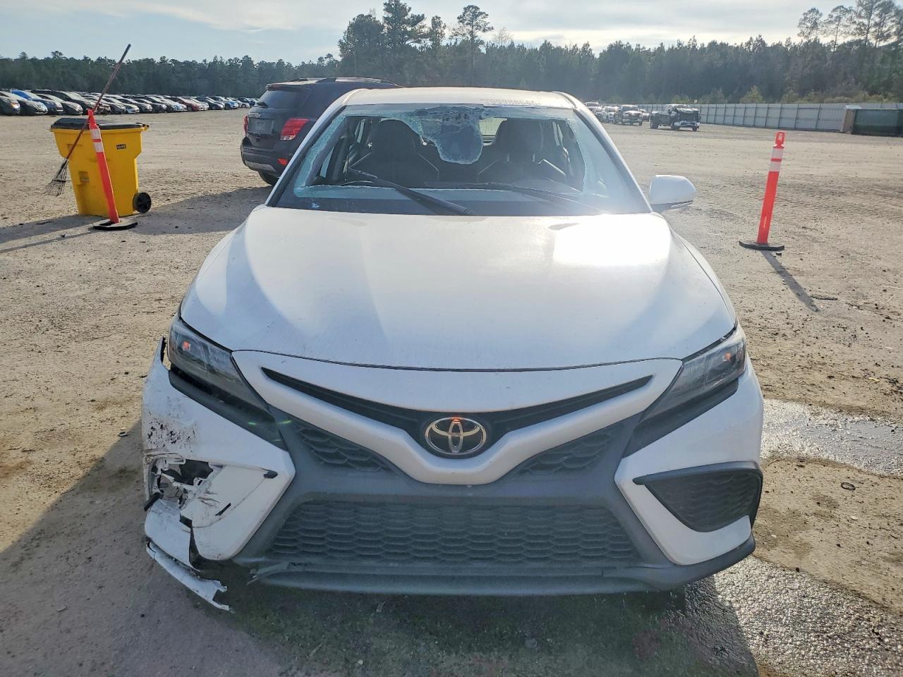 2022 TOYOTA CAMRY SE photo 5