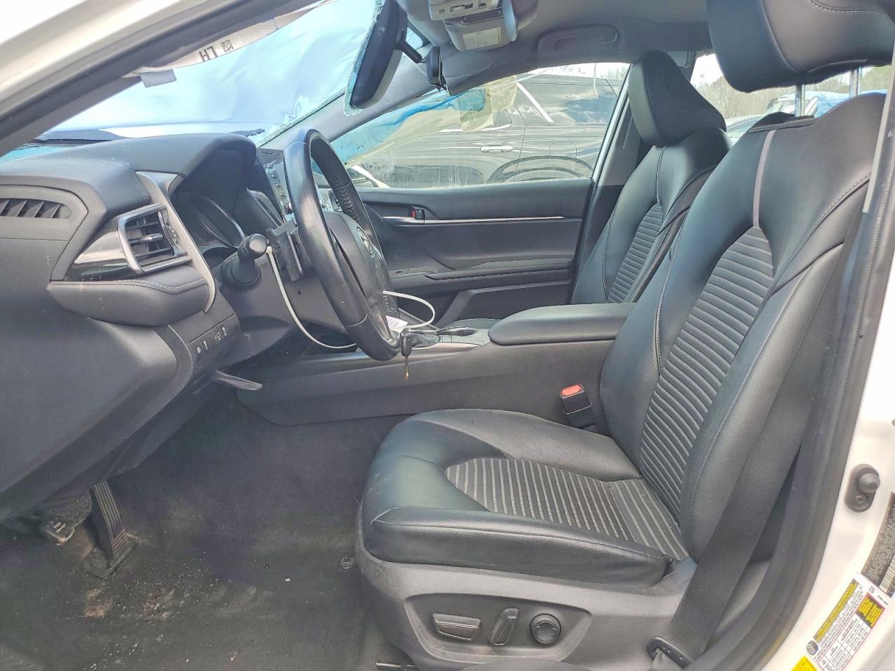 2022 TOYOTA CAMRY SE photo 7