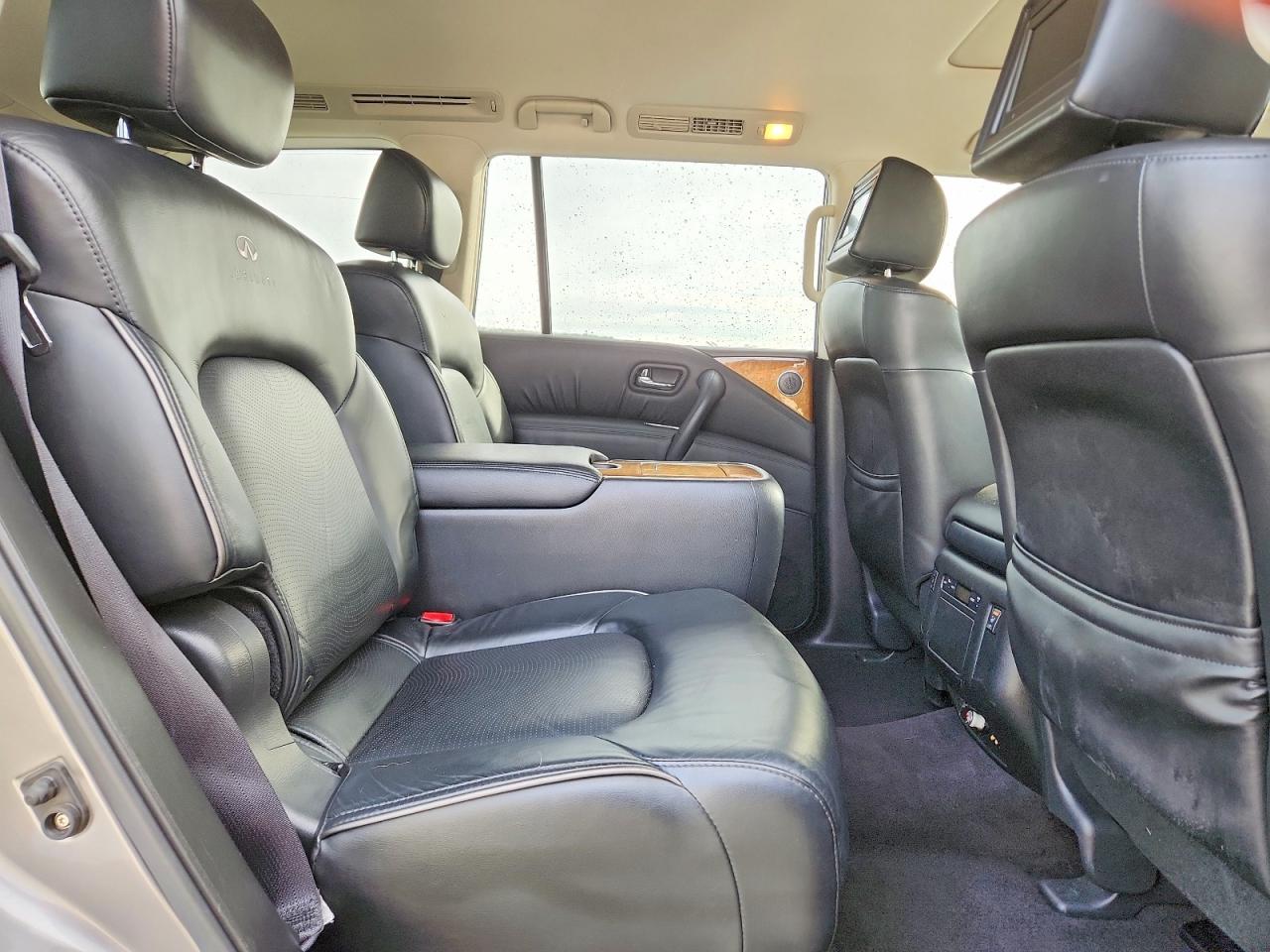 2012 INFINITI QX56 photo 11