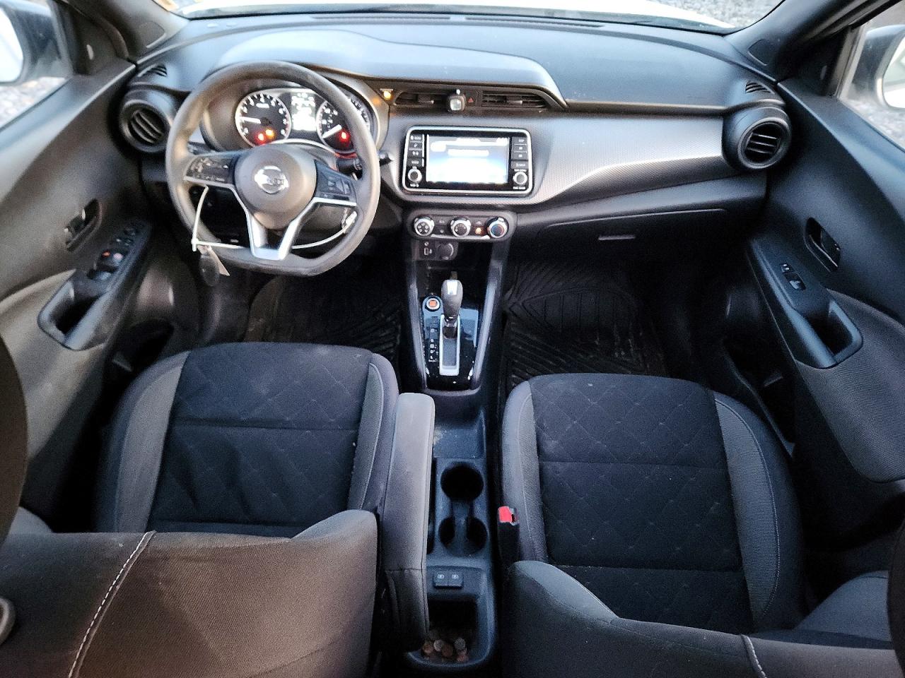 2020 NISSAN KICKS S photo 8