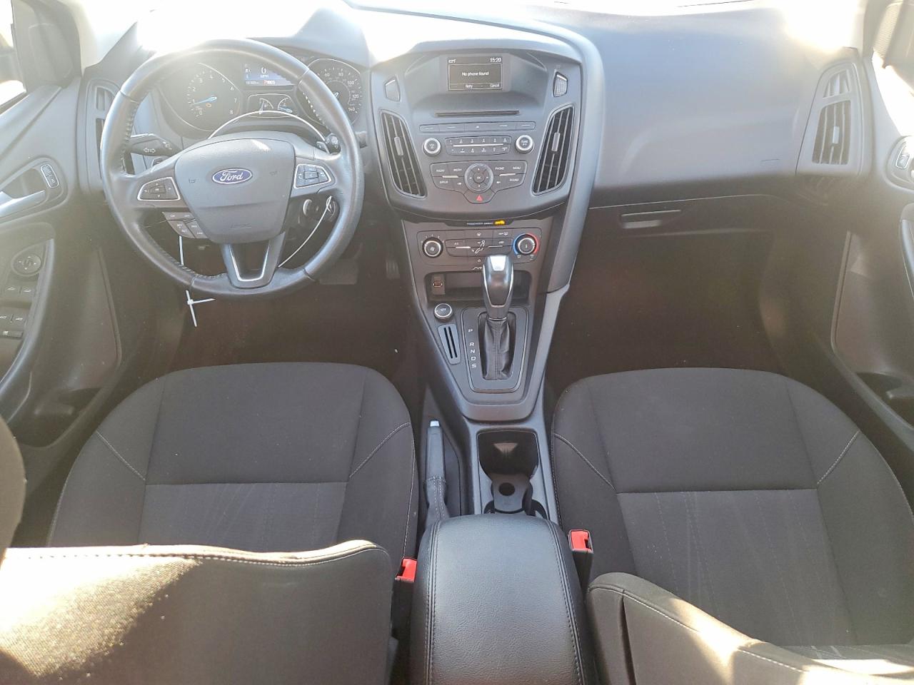 2015 FORD FOCUS SE photo 8