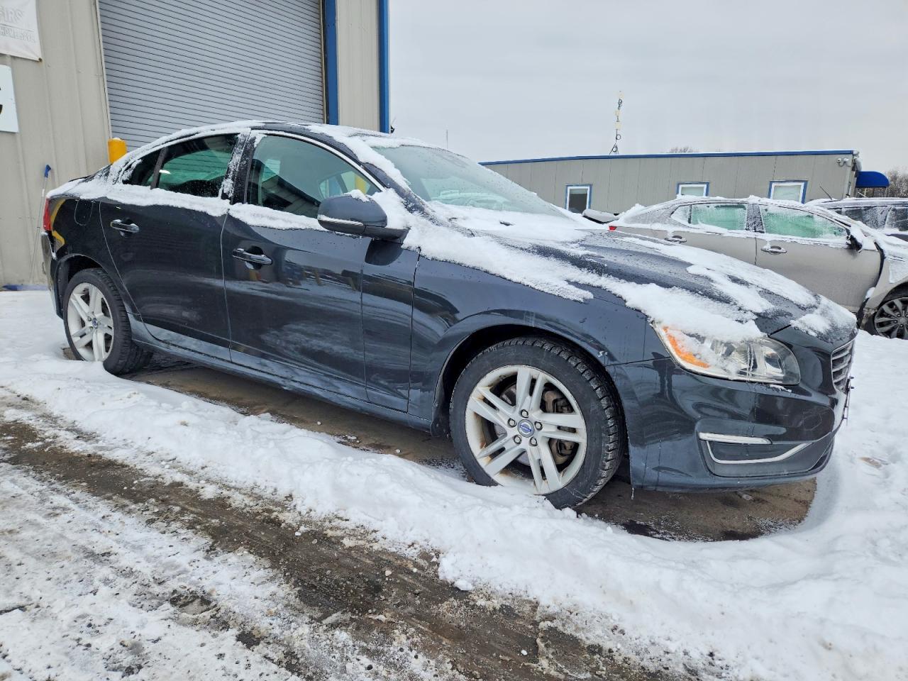 2015 VOLVO S60 PREMIER photo 4