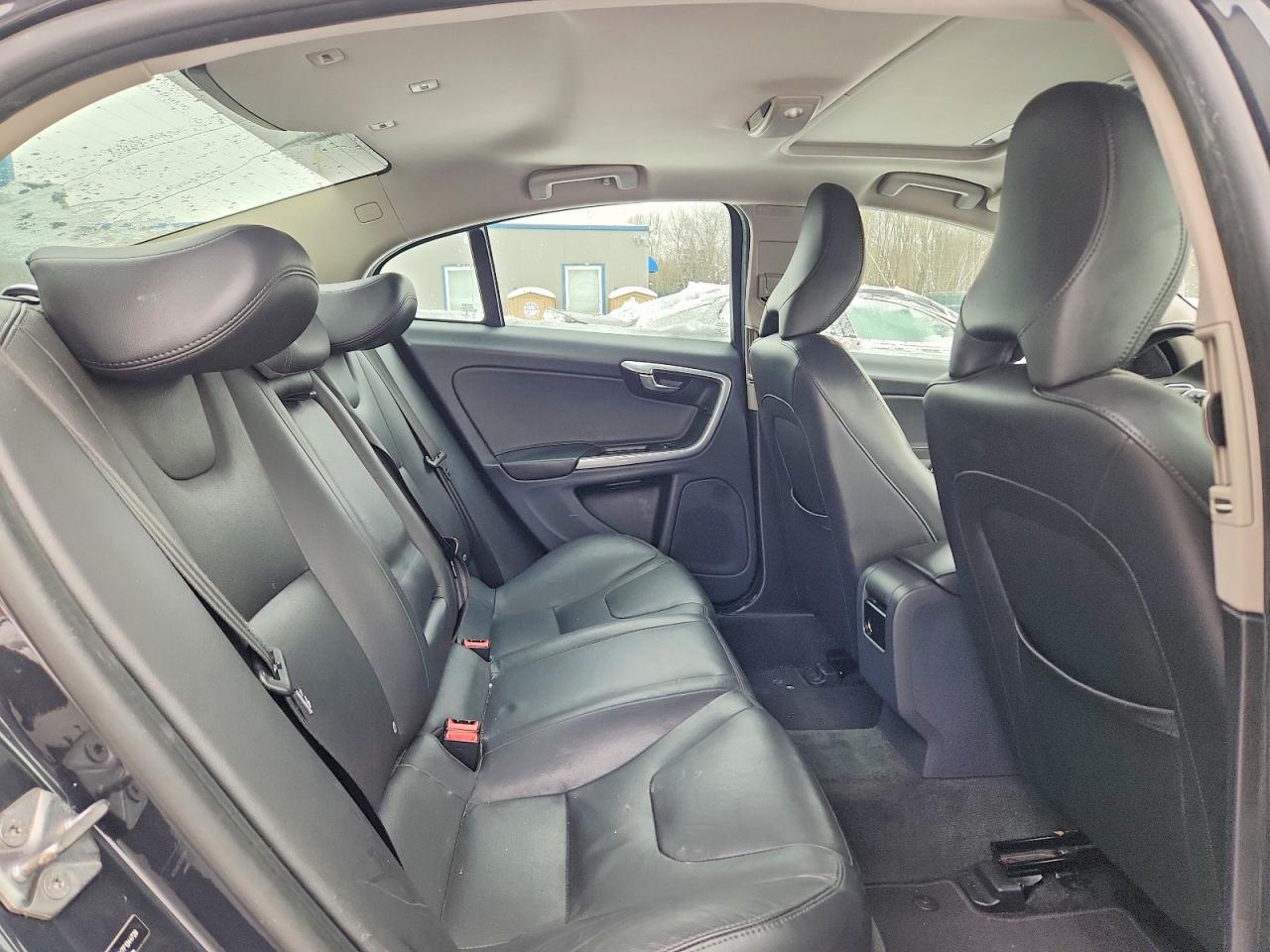 2015 VOLVO S60 PREMIER photo 10