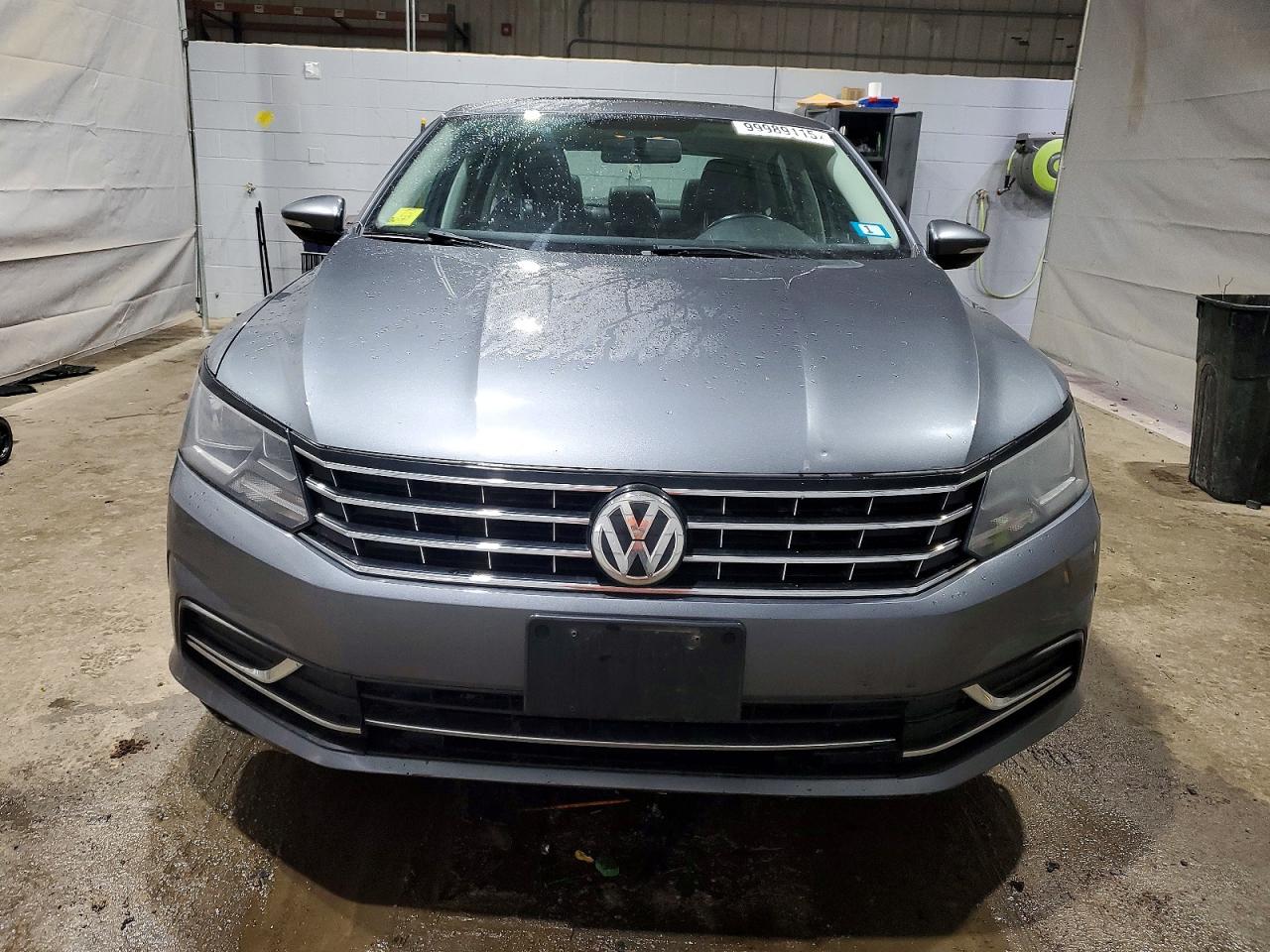 2017 VOLKSWAGEN PASSAT SE photo 5