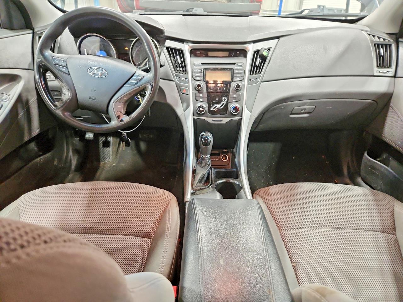 2013 HYUNDAI SONATA GLS photo 15