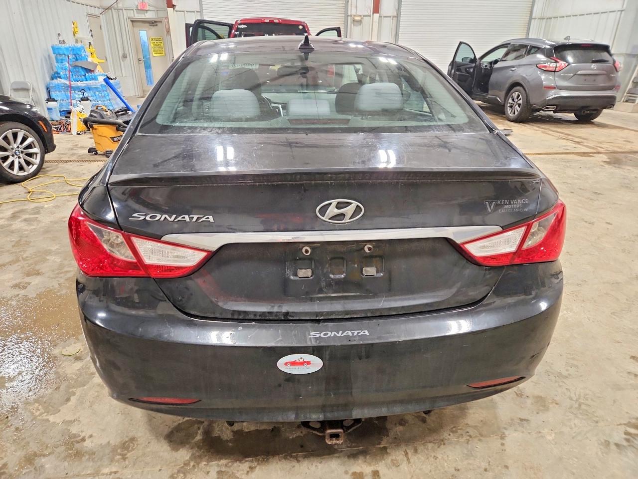 2013 HYUNDAI SONATA GLS photo 11