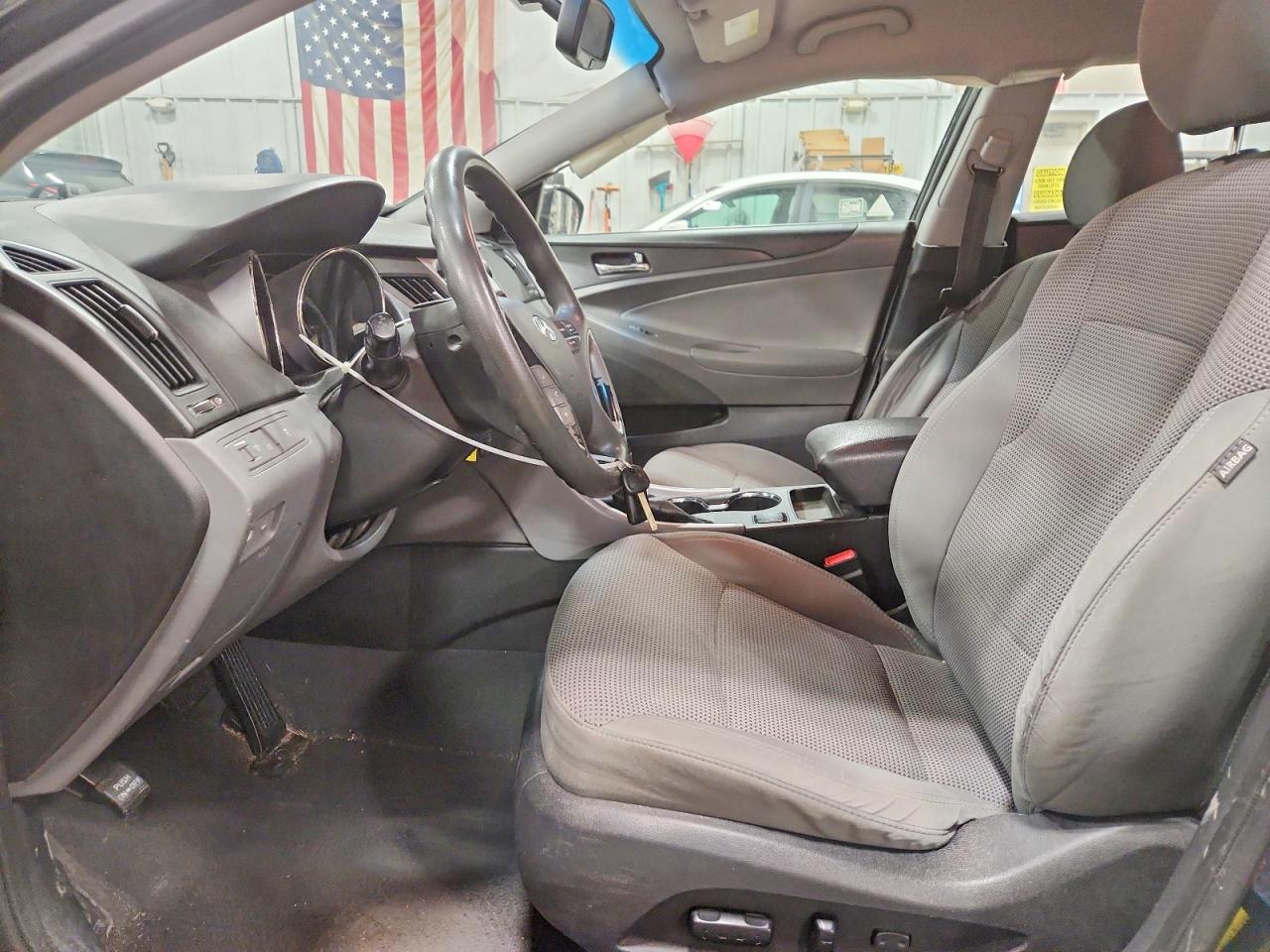 2013 HYUNDAI SONATA GLS photo 13
