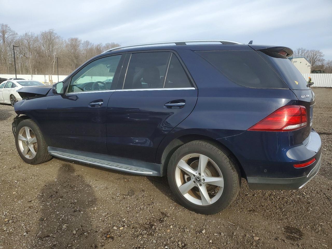 2017 MERCEDES-BENZ GLE 350 4MATIC photo 2