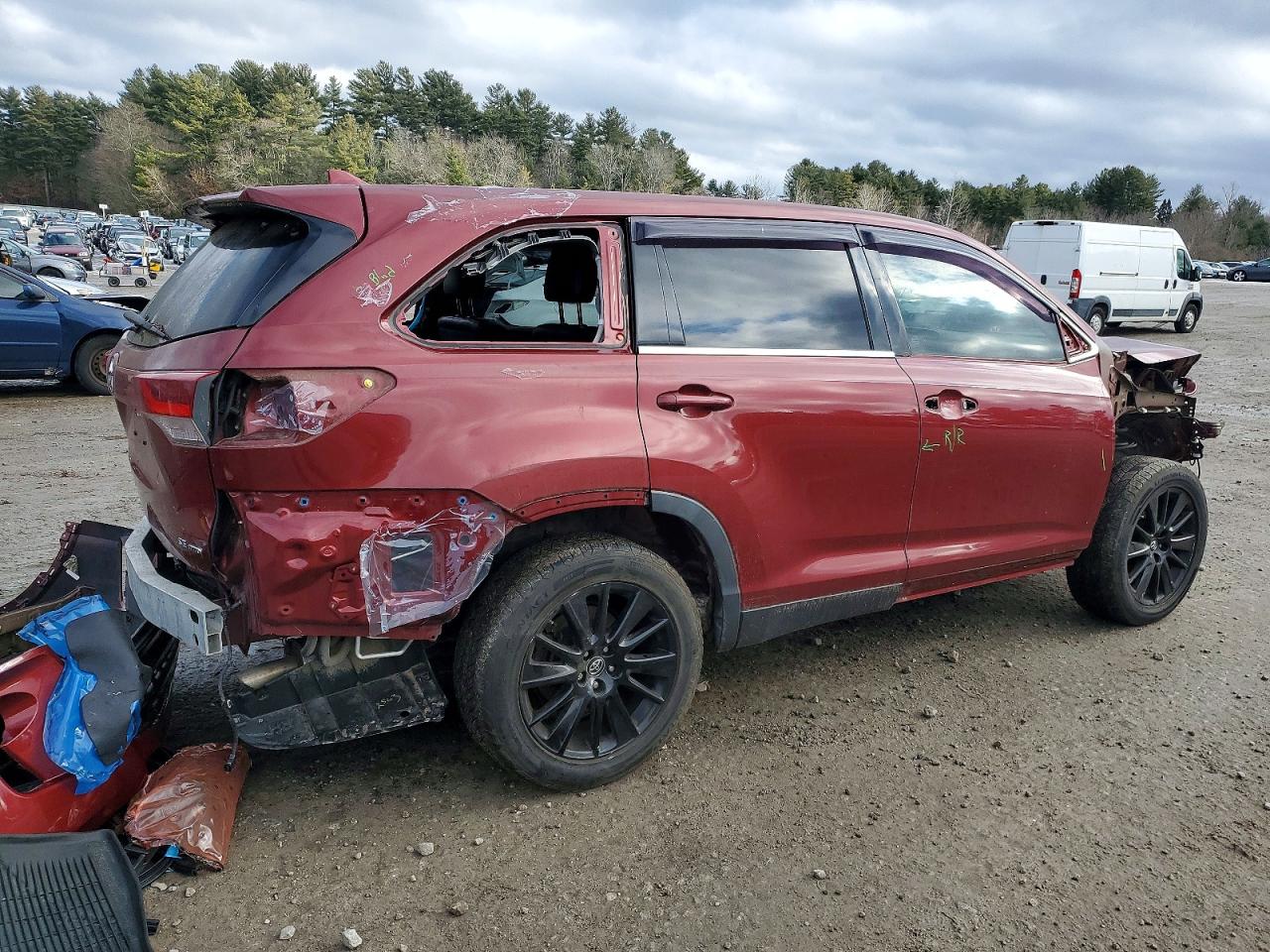 2019 TOYOTA HIGHLANDER SE photo 3