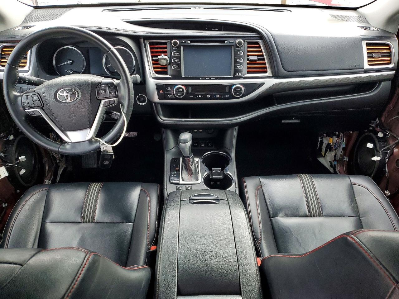 2019 TOYOTA HIGHLANDER SE photo 8
