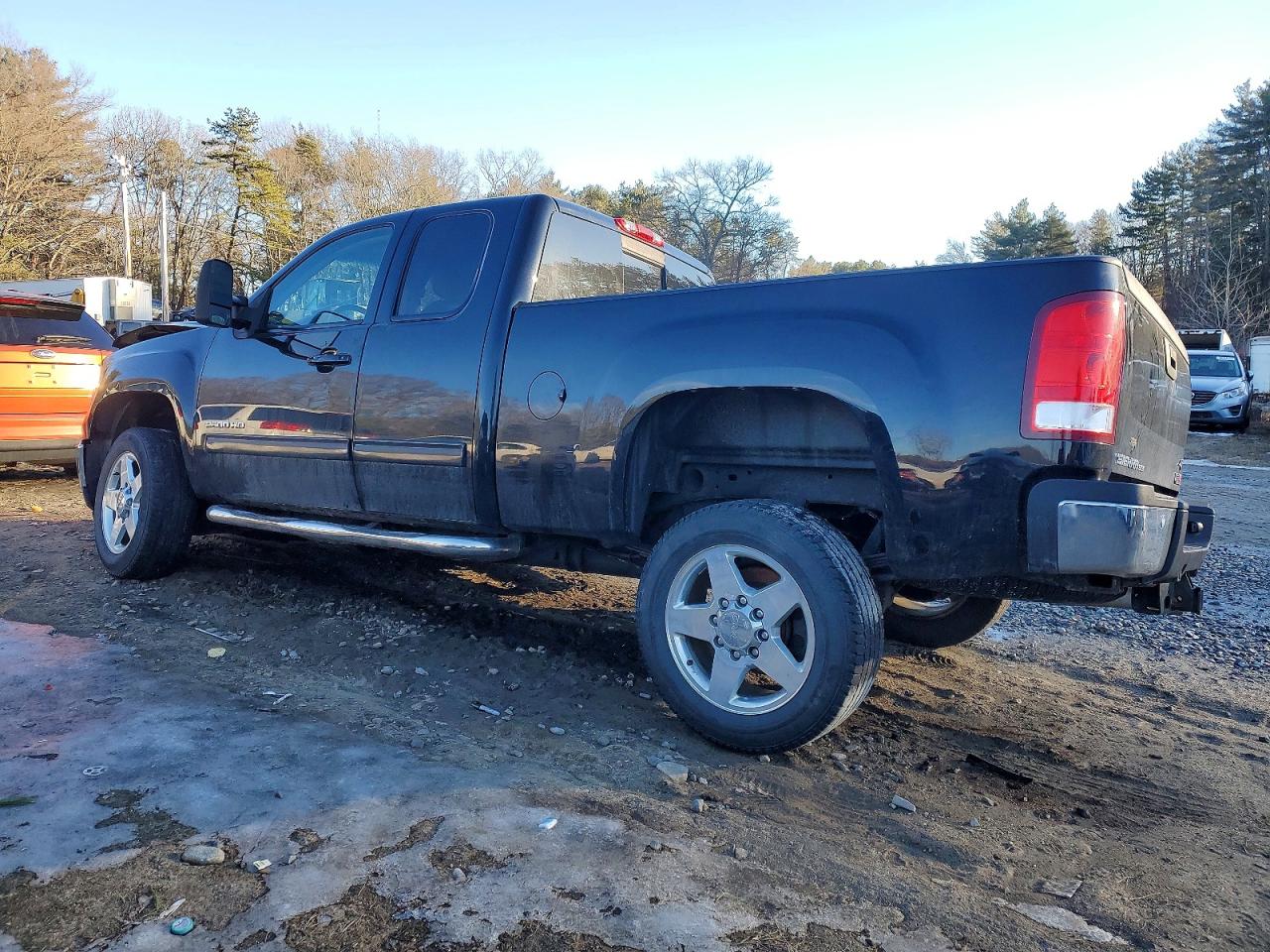 2012 GMC SIERRA K2500 SLT photo 2