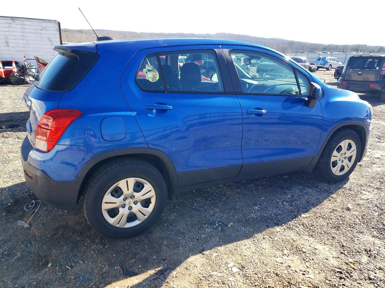 2015 CHEVROLET TRAX LS photo 3