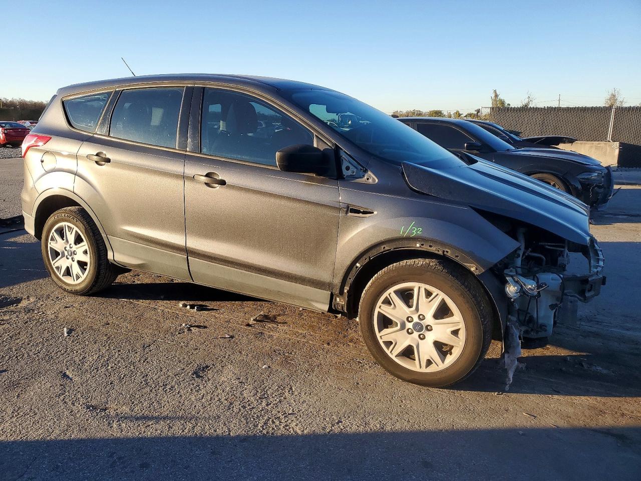 2016 FORD ESCAPE S photo 4