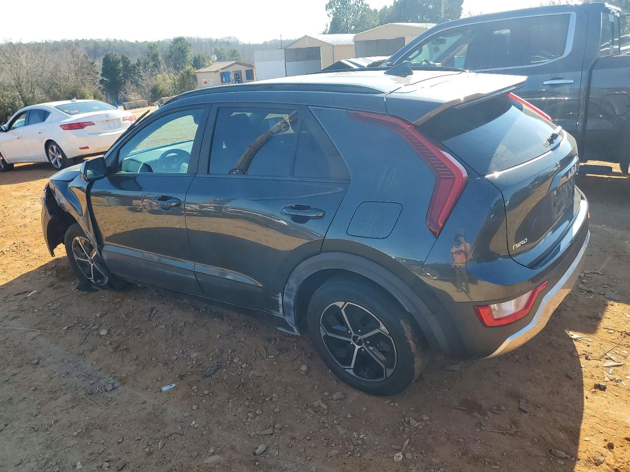 2023 KIA NIRO EX photo 2