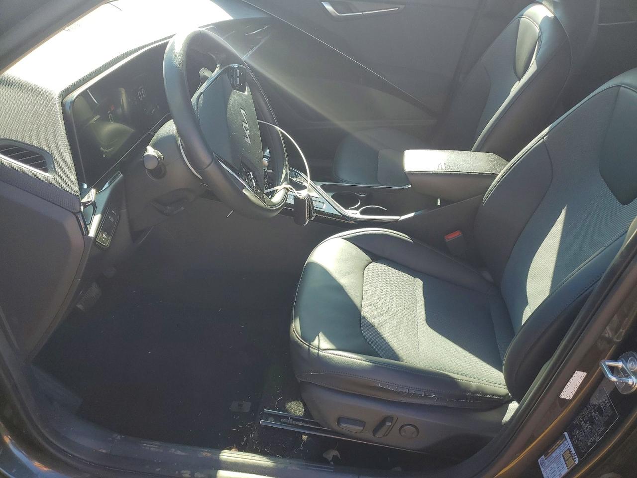 2023 KIA NIRO EX photo 7