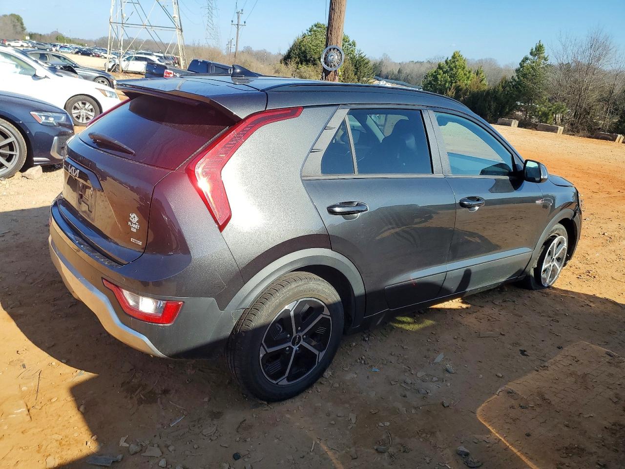 2023 KIA NIRO EX photo 3