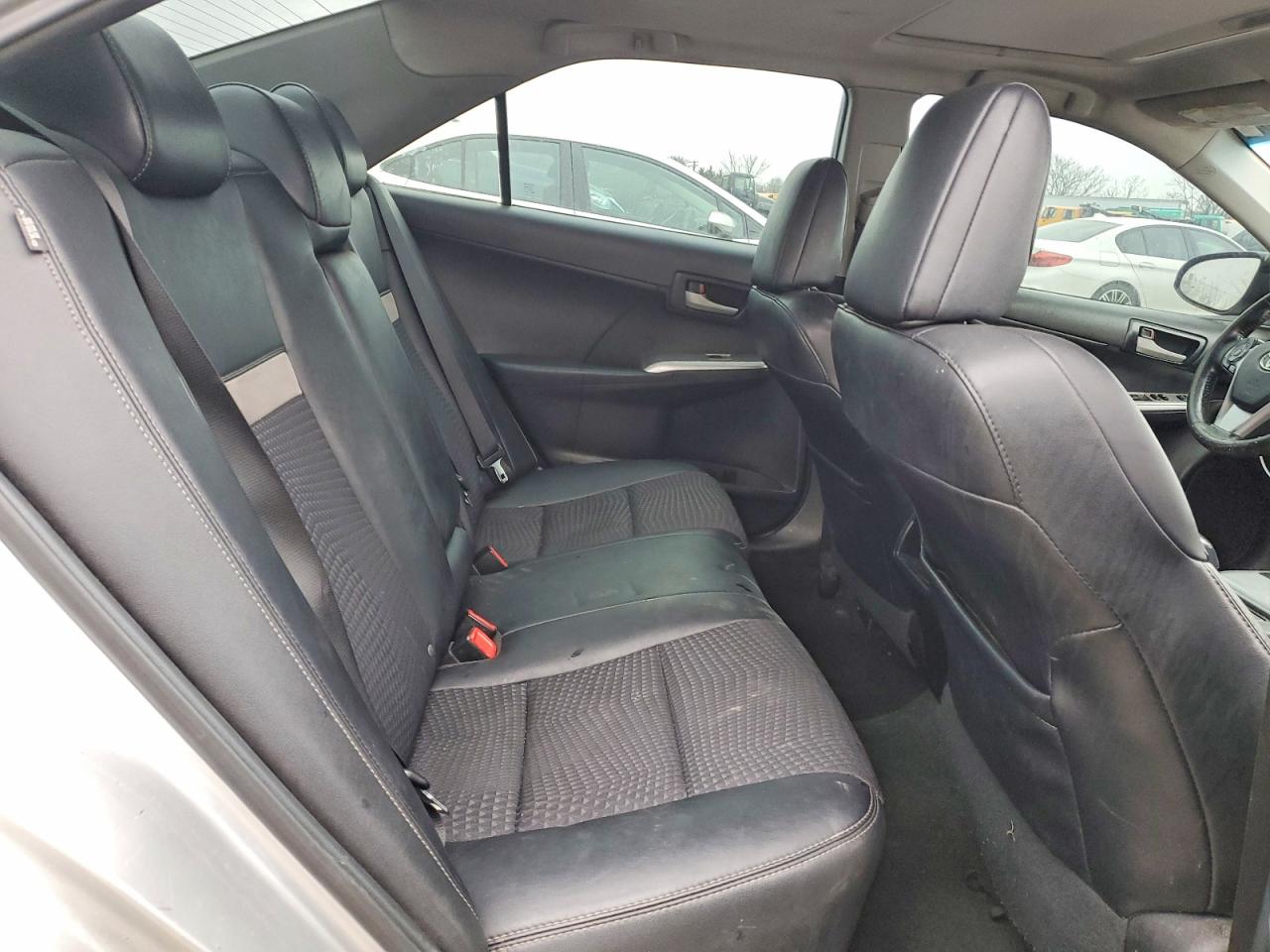 2014 TOYOTA CAMRY L photo 10