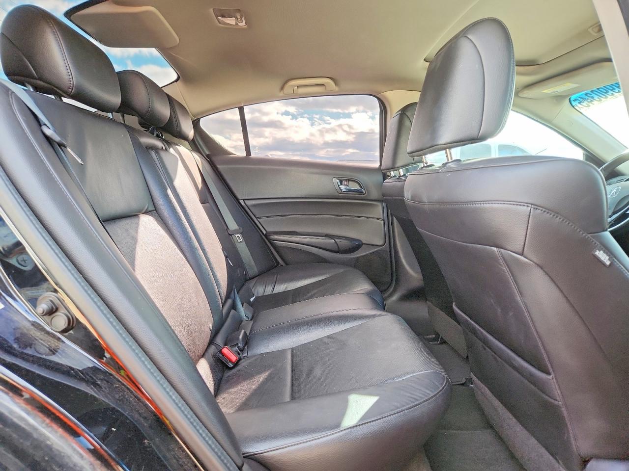 2015 ACURA ILX 20 photo 10
