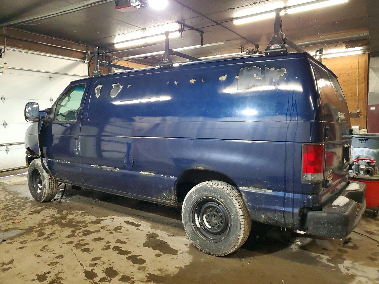 2011 FORD ECONOLINE E150 VAN photo 2
