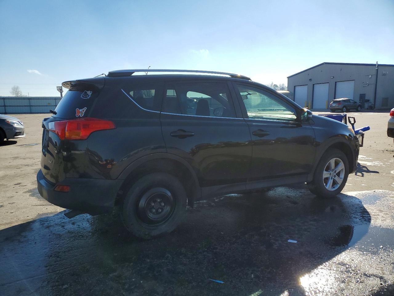 2013 TOYOTA RAV4 XLE photo 3
