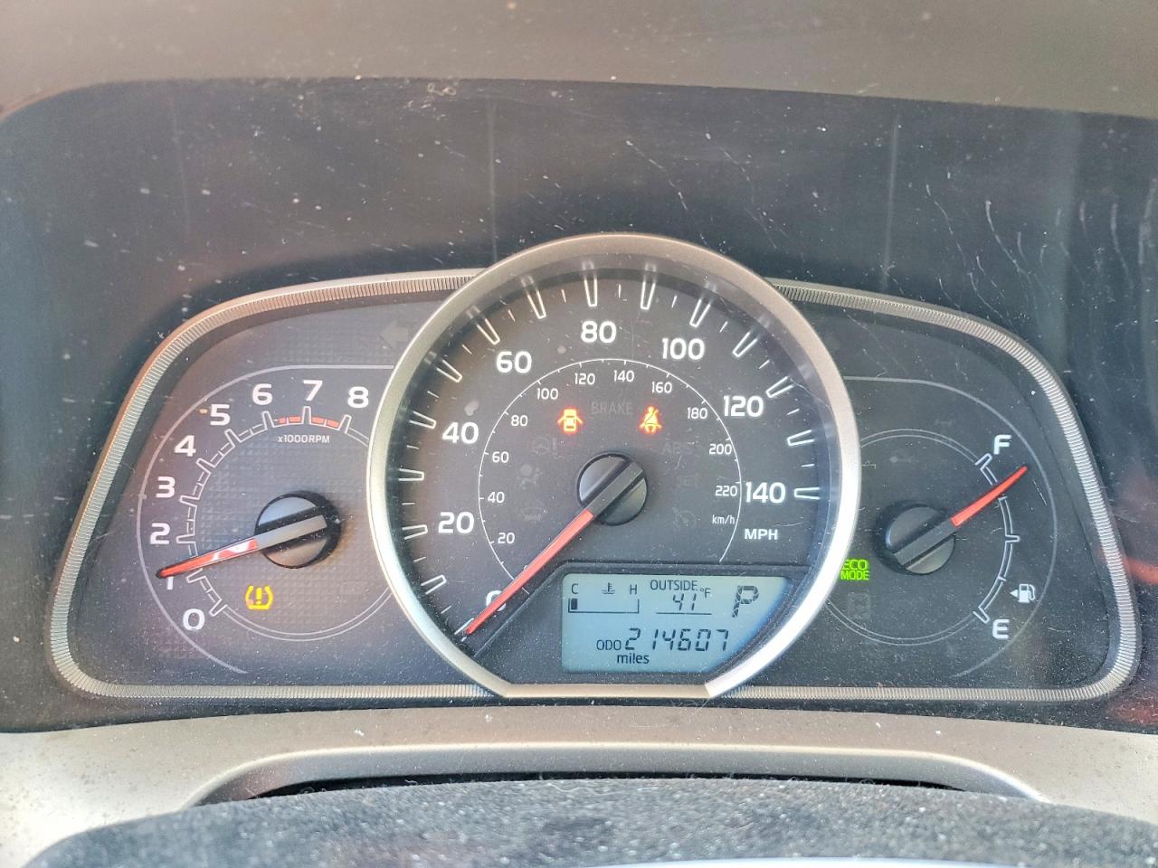 2013 TOYOTA RAV4 XLE photo 9