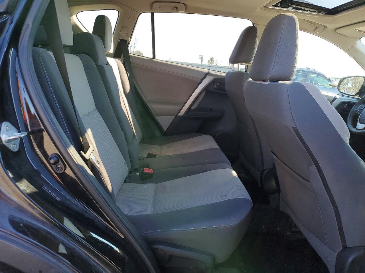 2013 TOYOTA RAV4 XLE photo 11
