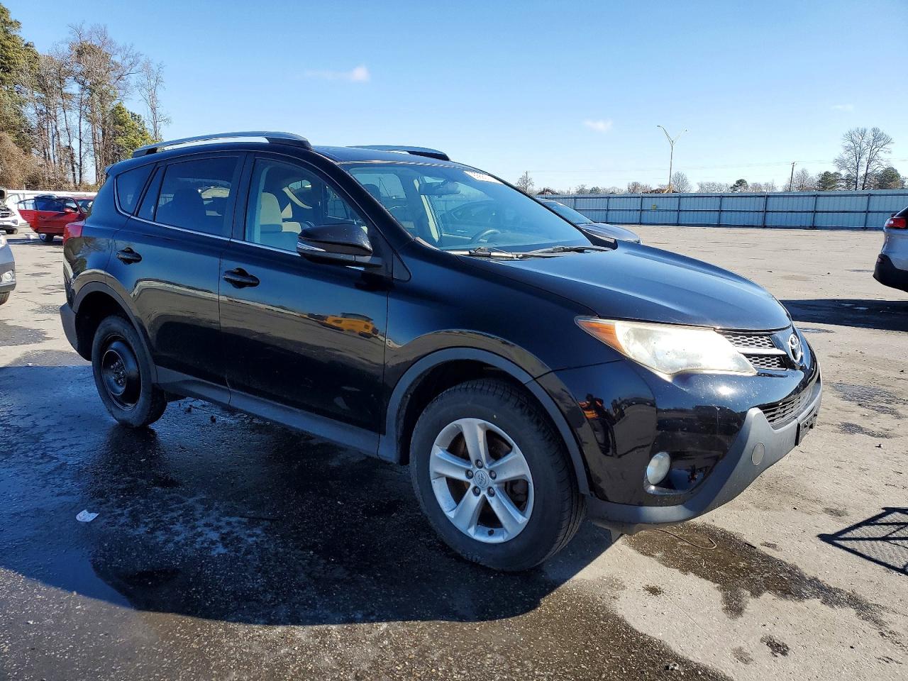 2013 TOYOTA RAV4 XLE photo 4