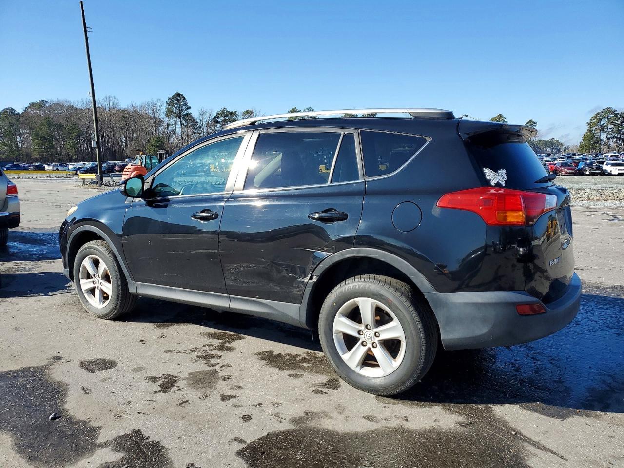 2013 TOYOTA RAV4 XLE photo 2