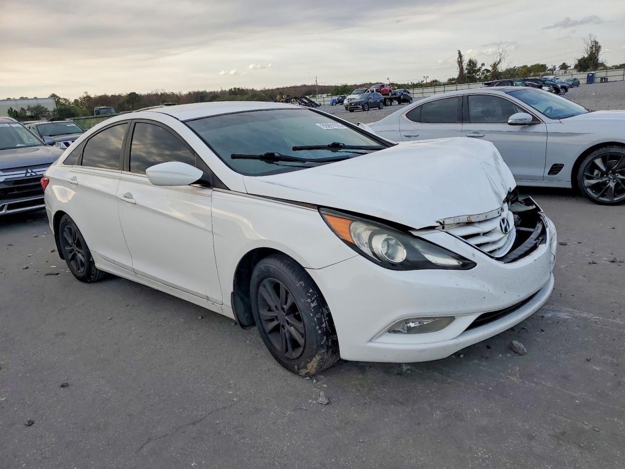 2013 HYUNDAI SONATA GLS photo 4