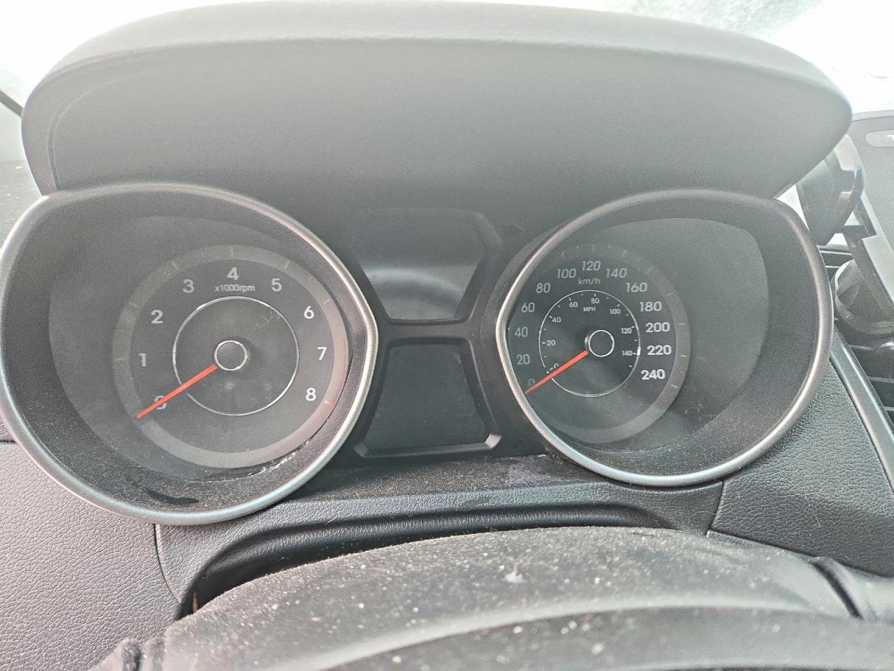 2015 HYUNDAI ELANTRA SE photo 9