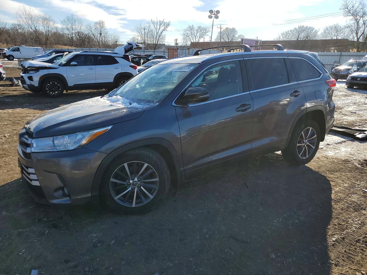 2018 TOYOTA HIGHLANDER