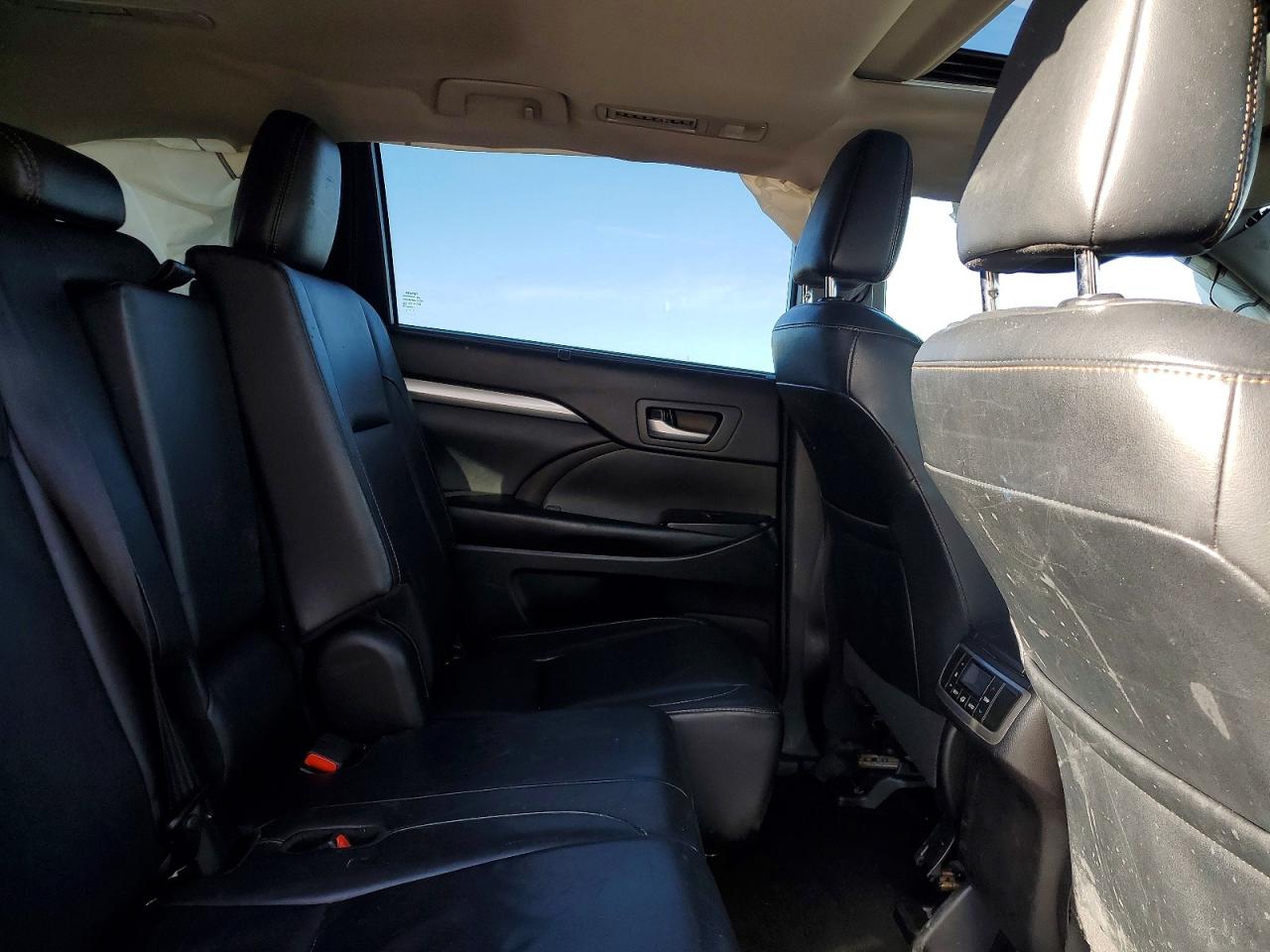 2018 TOYOTA HIGHLANDER SE photo 11
