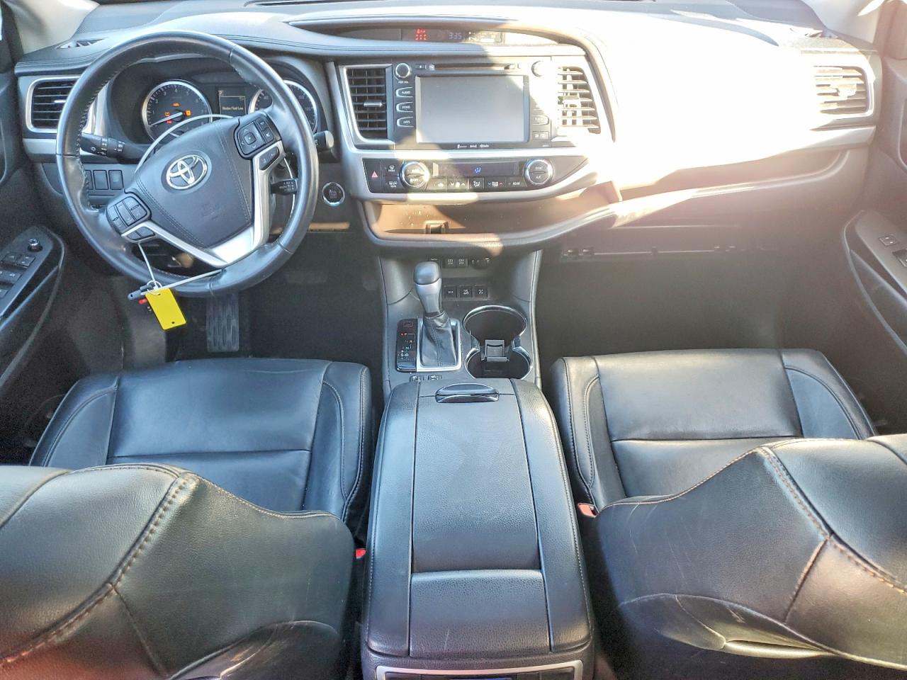 2018 TOYOTA HIGHLANDER SE photo 8