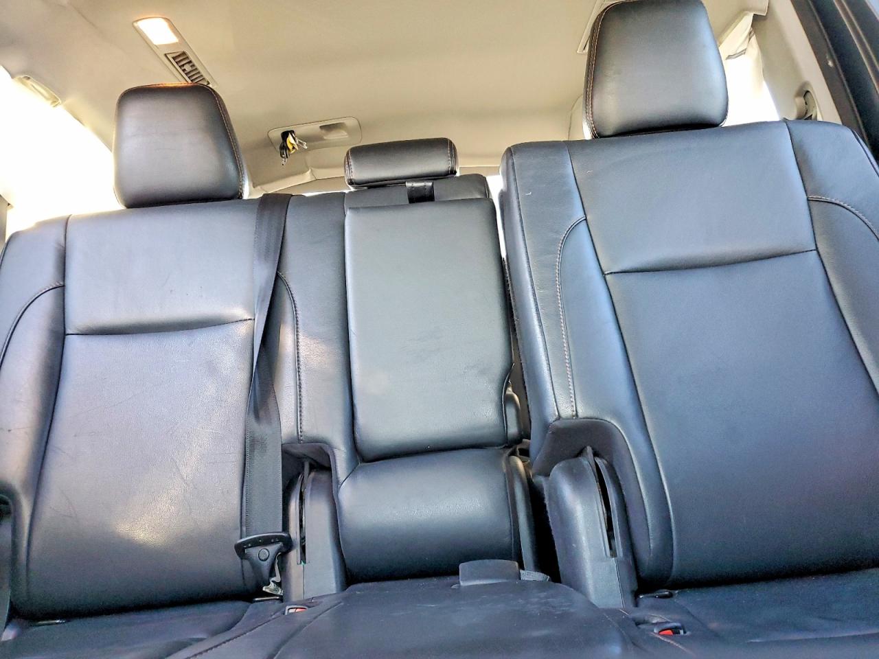 2018 TOYOTA HIGHLANDER SE photo 10