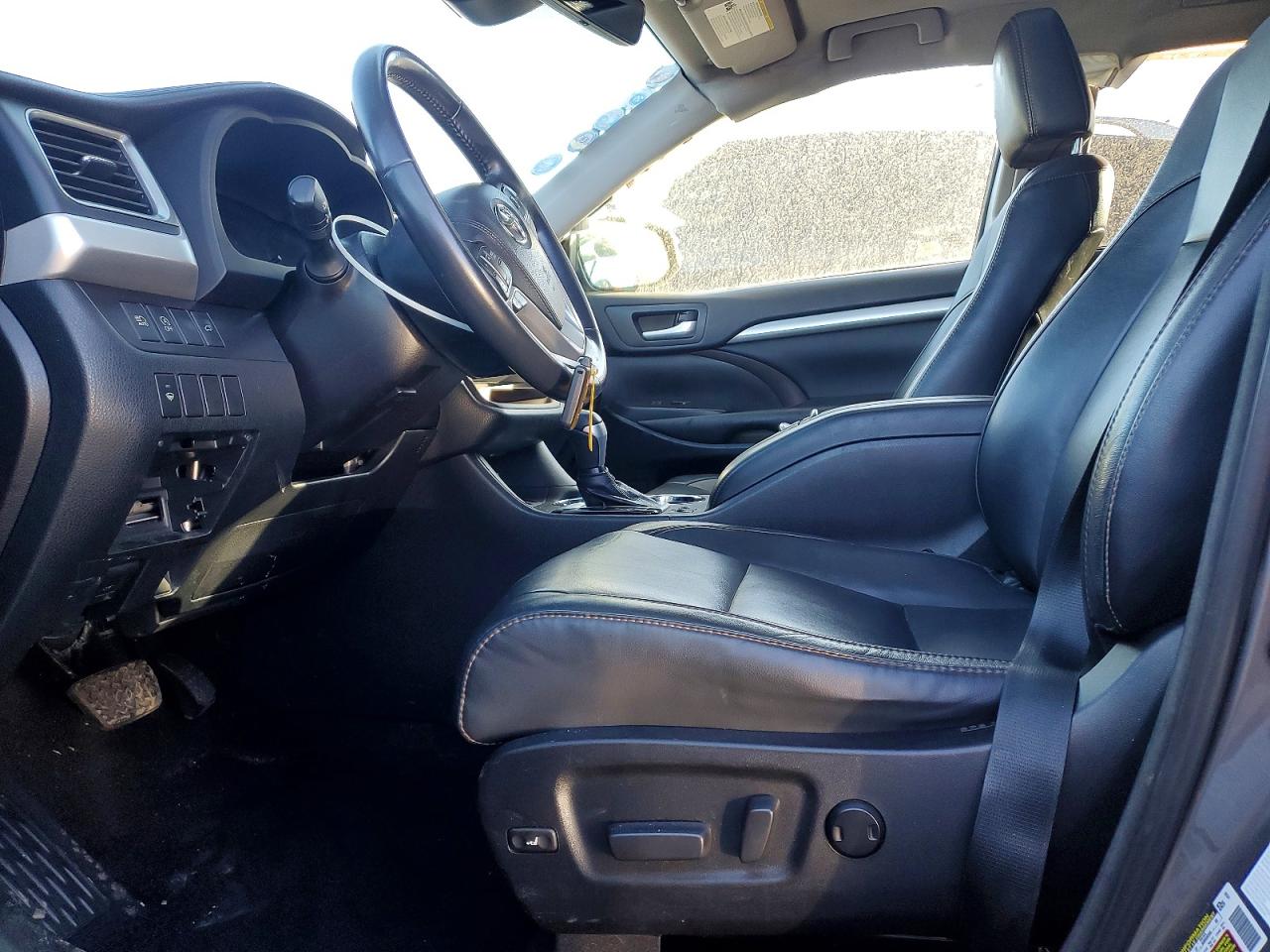 2018 TOYOTA HIGHLANDER SE photo 7